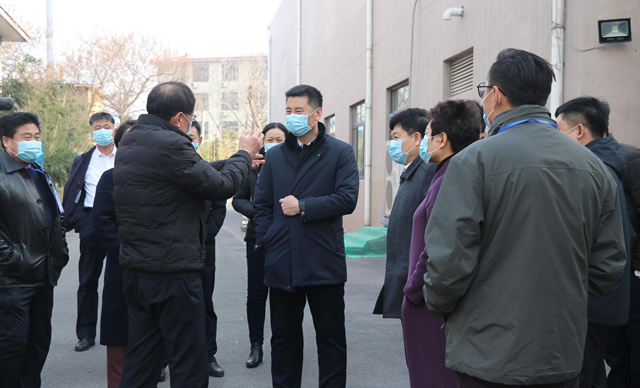 淄川区人民政府 图片新闻 冯炳涛调研疫情防控工作
