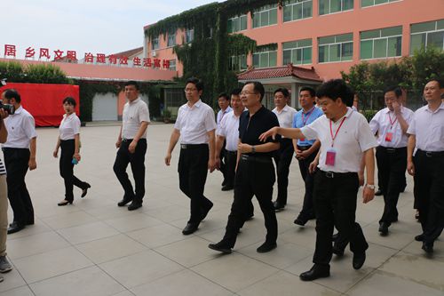 双杨镇人口_双杨镇金马村村委照片
