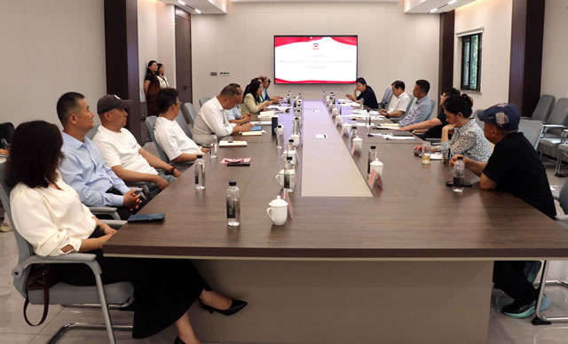 区政协开展“深化商旅文融合发展，激发消费潜能、吸引消费流量”专题协商活动